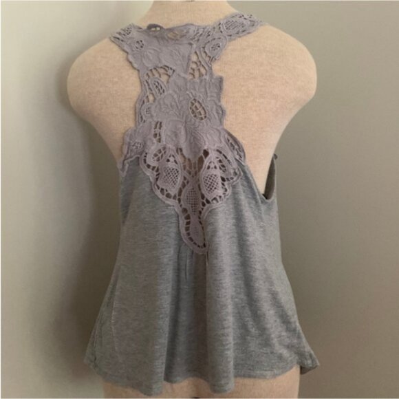 Gray Vest with lace detail - Picture 4 of 4